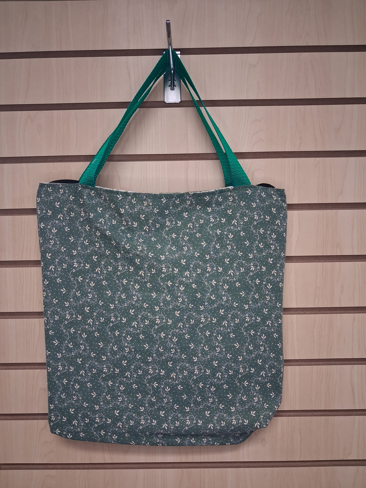 Tote, Small